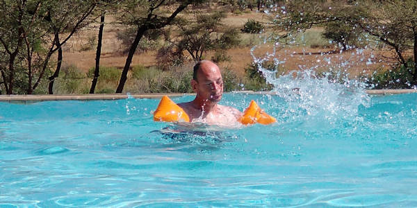 Kenia | Mindervalide reizen | Zwembad Samburu Simba Lodge, Kenia - juni 2023 | OnsKenia Kenia | Mindervalide reizen | Zwembad Samburu Simba Lodge, Kenia - juni 2023 | OnsKenia