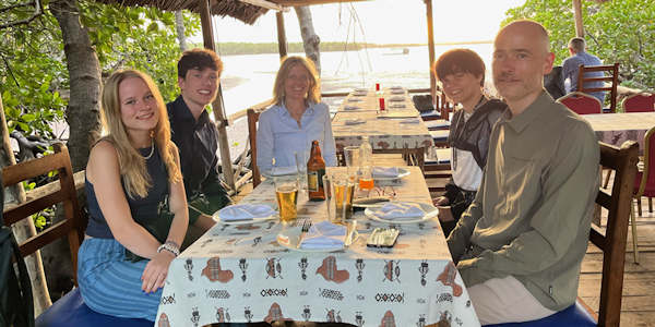 Kenia | Familie reizen | Prive safari reizen | Safari en Strand | Gecko resort diner - Watamu - juli 2023 | OnsKenia Kenia | Familie reizen | Prive safari reizen | Safari en Strand | Gecko resort diner - Watamu - juli 2023 | OnsKenia