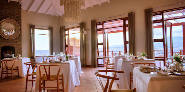 Acacia Farm Lodge  accommodatie interieur binnenrestaurant, Ngorongoro Krater in Tanzania