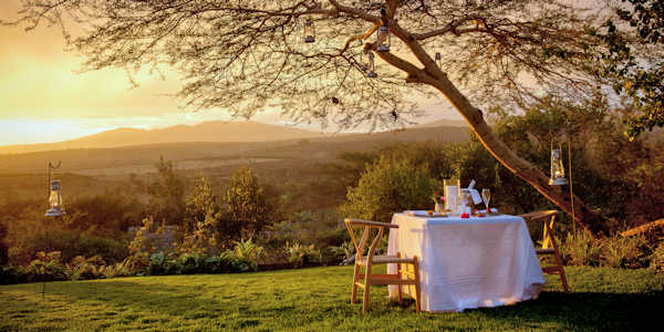 Acacia Farm Lodge  accommodatie private sunset diner, Ngorongoro Krater in Tanzania
