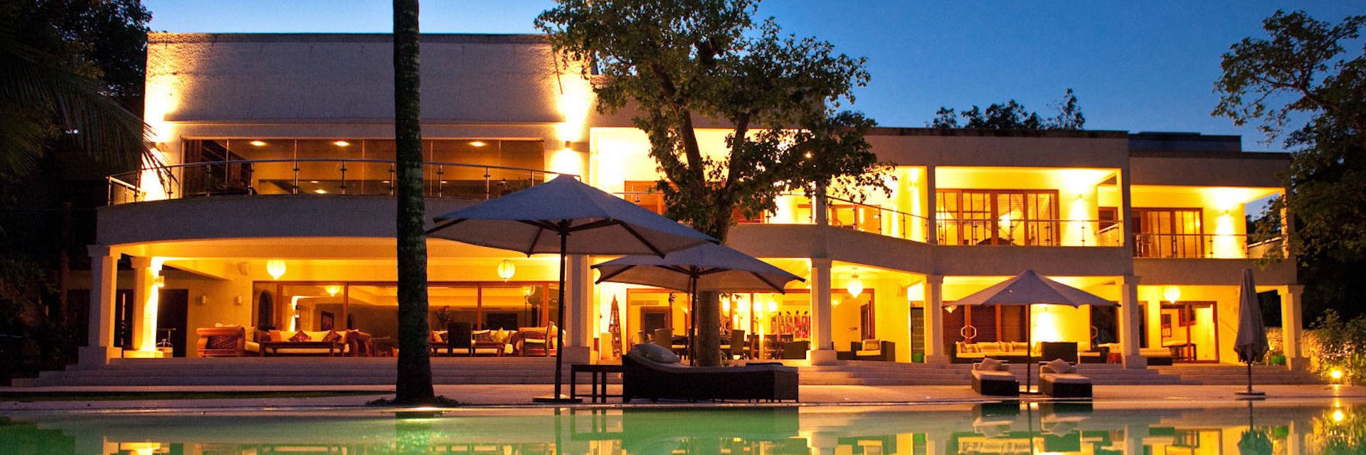 Almanara Beach Resort exclusief resort aan strand van Galu Beach aan de zuidkust van Kenia. Almanara Beach Resort exclusief resort aan strand van Galu Beach aan de zuidkust van Kenia.