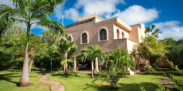 Almanara Beach Resort accommodatie deluxe ocean view suites, Galu Beach in Kenia Almanara Beach Resort accommodatie deluxe ocean view suites, Galu Beach in Kenia