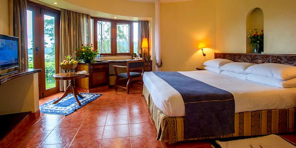 Arusha Serena Hotel inrichting standaard kamer, Arusha Nationaal Park in Tanzania Arusha Serena Hotel inrichting standaard kamer, Arusha Nationaal Park in Tanzania