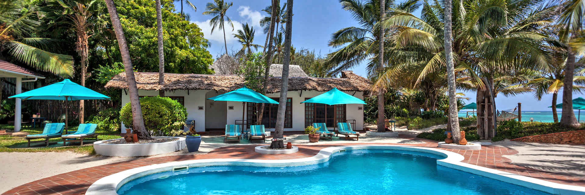 De accommodatie Asha Boutique Resort aan de witte zandstranden aan de Zuidkust van Kenia – Mombassa in Kenia. De accommodatie Asha Boutique Resort aan de witte zandstranden aan de Zuidkust van Kenia – Mombassa in Kenia.
