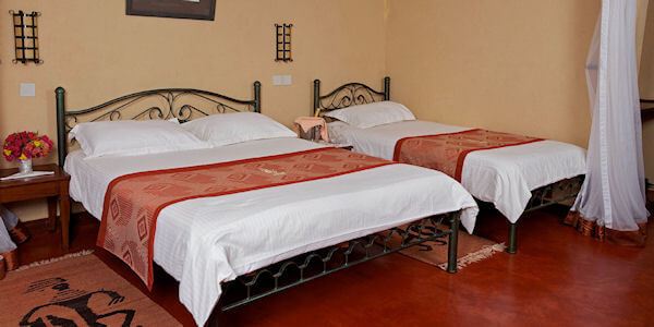 Ashnil Aruba Lodge accommodatie standaard kamer interieur, Tsavo Oost Nationaal Park in Kenia