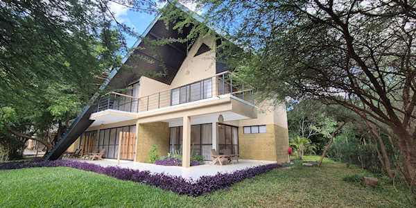 Ashnil Aruba Lodge aruba club wing, Tsavo Oost Nationaal Park in Kenia
