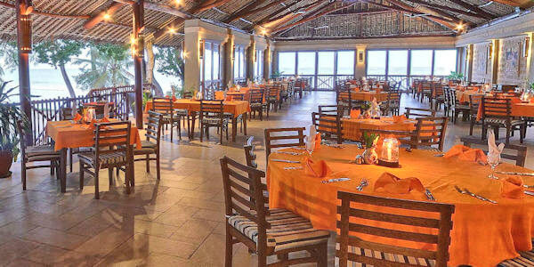 Baobab Beach Resort en Spa marhaba restaurant, Diani Beach in Kenia Baobab Beach Resort en Spa marhaba restaurant, Diani Beach in Kenia