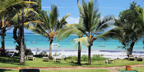 Baobab Beach Resort en Spa - Strand - Baobab Beach Resort & Spa - Diani Beach, Kenia Baobab Beach Resort en Spa - Strand - Baobab Beach Resort & Spa - Diani Beach, Kenia