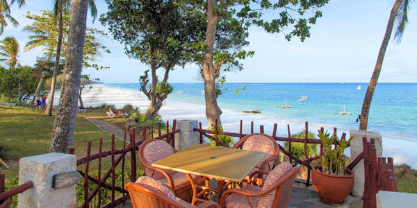 Baobab Beach Resort en Spa - Tapa Tapa Bar - Baobab Beach Resort & Spa - Diani Beach, Kenia Baobab Beach Resort en Spa - Tapa Tapa Bar - Baobab Beach Resort & Spa - Diani Beach, Kenia