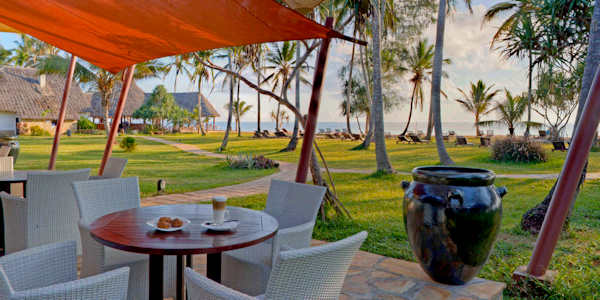 Bluebay Beach Resort & Spa - Uitzicht Oasis Coffee Bar - Zanzibar, Tanzania Bluebay Beach Resort & Spa - Uitzicht Oasis Coffee Bar - Zanzibar, Tanzania