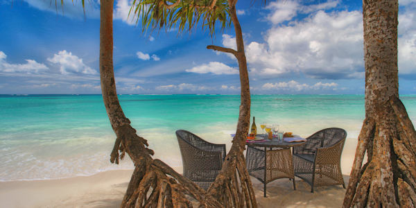 Bluebay Beach Resort & Spa - Kiwenga strand - lunch - Zanzibar, Tanzania Bluebay Beach Resort & Spa - Kiwenga strand - lunch - Zanzibar, Tanzania