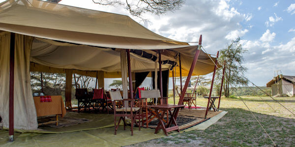 Camp Zebra lounge en restaurant, Serengeti Nationaal Park in Tanzania Camp Zebra lounge en restaurant, Serengeti Nationaal Park in Tanzania