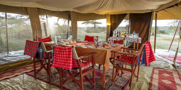 Camp Zebra accommodatie interieur restaurant, Serengeti Nationaal Park in Tanzania Camp Zebra accommodatie interieur restaurant, Serengeti Nationaal Park in Tanzania
