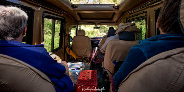 Kenia | Mindervalide reizen | Prive safari reizen | Interieur Landcruiser voor reizigers met een beperking - oktober 2023 | OnsKenia Kenia | Mindervalide reizen | Prive safari reizen | Interieur Landcruiser voor reizigers met een beperking - oktober 2023 | OnsKenia