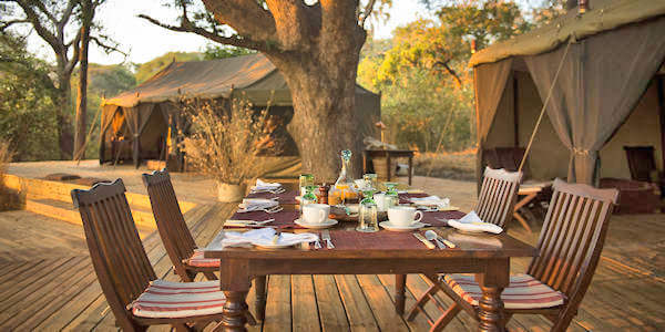 Chada Katavi Camp ontbijt terras, Katavi Nationaal Park in Tanzania