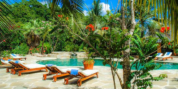 Chale Island Resort accommodatie zwembad met whirlpool, Chale Island in Kenia Chale Island Resort accommodatie zwembad met whirlpool, Chale Island in Kenia
