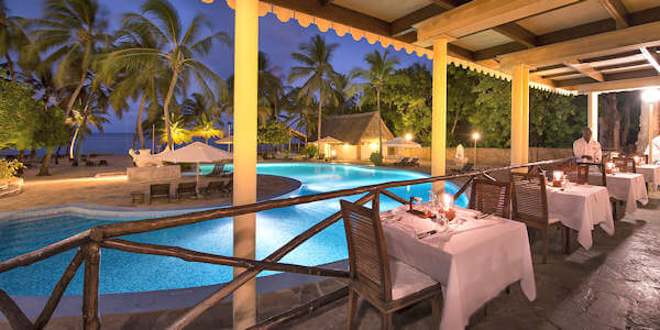 Diamonds Dream of Africa buitenterras restaurant, Malindi in Kenia Diamonds Dream of Africa buitenterras restaurant, Malindi in Kenia