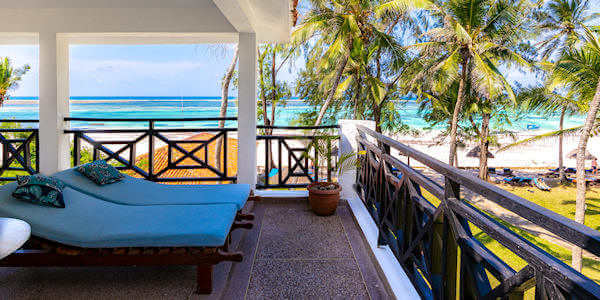 Diani Sea Resort accommodatie suite veranda met zeezicht, Diani Beach in Kenia Diani Sea Resort accommodatie suite veranda met zeezicht, Diani Beach in Kenia