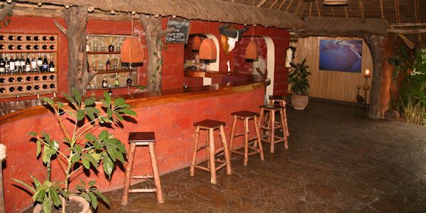 Egret Savannah Camp accommodatie bar - lounge, Nakuru Nationaal Park in Kenia Egret Savannah Camp accommodatie bar - lounge, Nakuru Nationaal Park in Kenia