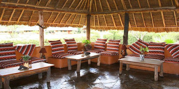 Egret Savannah Camp lounge interieur, Nakuru Nationaal Park in Kenia Egret Savannah Camp lounge interieur, Nakuru Nationaal Park in Kenia
