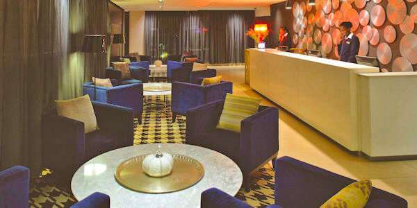 Receptie van het Eka Hotel in Nairobi