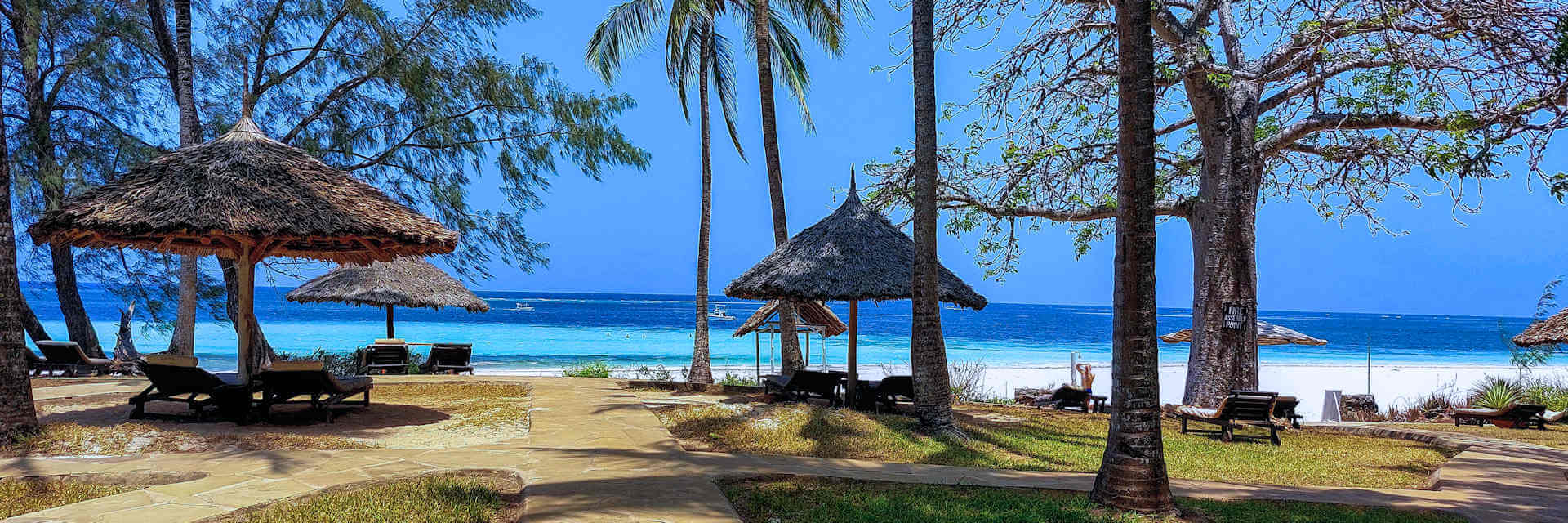 Eleven Pearl Boutique Hotel & Spa kleinschalig beach resort aan het strand van Galu in Kenia Eleven Pearl Boutique Hotel & Spa kleinschalig beach resort aan het strand van Galu in Kenia