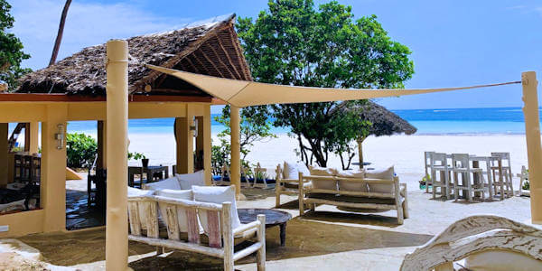 Eleven Pearl Boutique Hotel accommodatie beach bar en lounge, Galu Beach in Kenia Eleven Pearl Boutique Hotel accommodatie beach bar en lounge, Galu Beach in Kenia