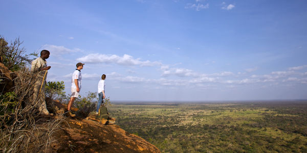 Elsa's kopje beklimming Mughwangho uitzicht Meru nationaal park. Elsa's kopje beklimming Mughwangho uitzicht Meru nationaal park.
