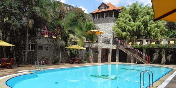 Fairview Hotel  zwembad terras, Nairobi in Kenia