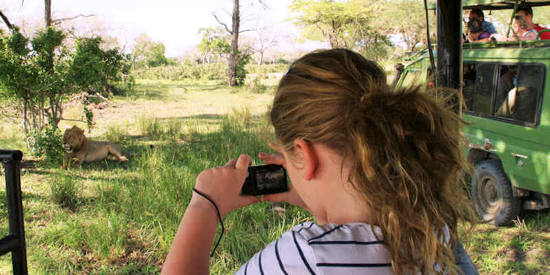 Boeiende gamedrives in reservaten door de wildparken in Tanzania