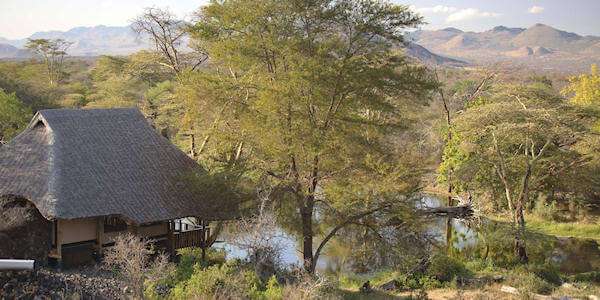 Finch Hattons Luxury Camp standaard safari tent, Tsavo West Nationaal Park in Kenia