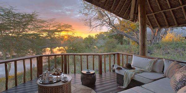 Finch Hattons Luxury Camp accommodatie veranda suite, Tsavo West Nationaal Park in Kenia