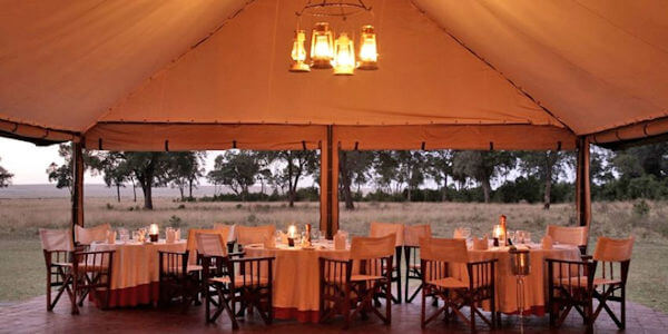 Governors Camp accommodatie restaurant, Masai Mara in Kenia Governors Camp accommodatie restaurant, Masai Mara in Kenia