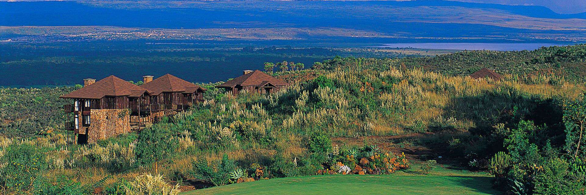 Great Rift Valley Lodge nabij het Naivasha meer in Kenia met een 18-hole aangelegd golfparcours. Great Rift Valley Lodge nabij het Naivasha meer in Kenia met een 18-hole aangelegd golfparcours.