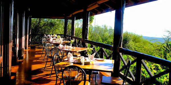 Great Rift Valley Lodge restaurant balkon, Naivasha Meer in Kenia Great Rift Valley Lodge restaurant balkon, Naivasha Meer in Kenia