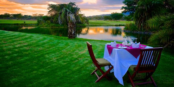 Great Rift Valley Lodge accommodatie romantisch dineren, Naivasha Meer in Kenia Great Rift Valley Lodge accommodatie romantisch dineren, Naivasha Meer in Kenia