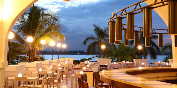 Slipway Hotel dakterras bar uitzicht, Dar Es Salaam in Tanzania Slipway Hotel dakterras bar uitzicht, Dar Es Salaam in Tanzania