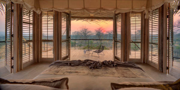 Jabali Ridge accommodatie interieur suite uitzicht, Ruaha Nationaal Park in Tanzania Jabali Ridge accommodatie interieur suite uitzicht, Ruaha Nationaal Park in Tanzania
