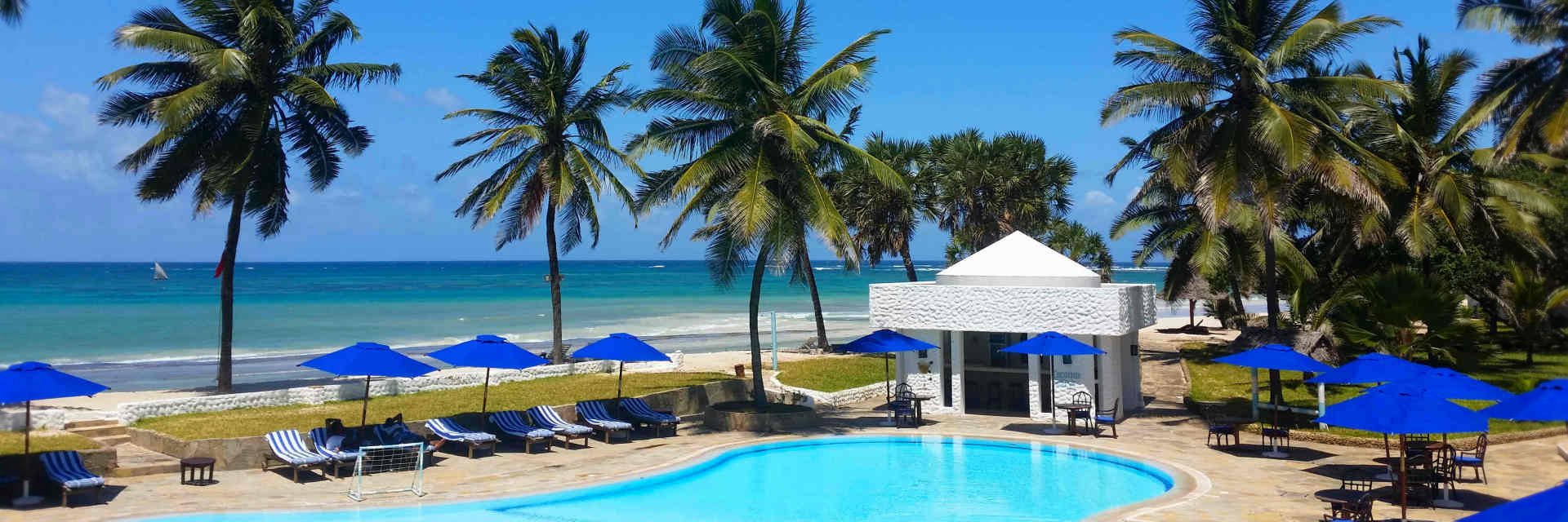 Jacaranda Indian Ocean Beach Resort direct gelegen aan het witte koraal zandstrand van Diani Beach. Jacaranda Indian Ocean Beach Resort direct gelegen aan het witte koraal zandstrand van Diani Beach.