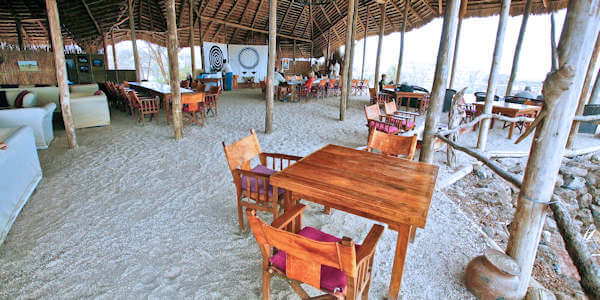 Kambi ya Tembo accommodatie lounge en restaurant, Kilimanjaro Nationaal Park in Tanzania
