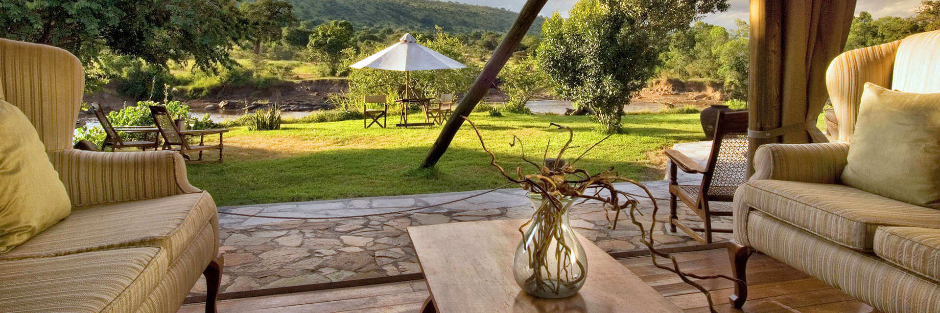 Karen Blixen Camp luxe safarikamp aan de oevers van de Mara rivier in het Masai Mara reservaat in Kenia. Karen Blixen Camp luxe safarikamp aan de oevers van de Mara rivier in het Masai Mara reservaat in Kenia.