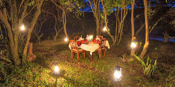 Karen Blixen Camp private bushdiner, Masai Mara in Kenia Karen Blixen Camp private bushdiner, Masai Mara in Kenia