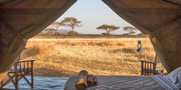Kati Kati Tented Camp uitzicht standaardtent, Serengeti Nationaal Park in Tanzania Kati Kati Tented Camp uitzicht standaardtent, Serengeti Nationaal Park in Tanzania