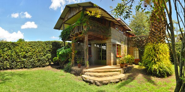 Mutati cottage met mogelijkheid tot self catering en/of volpension basis. Kembu Cottages mutati cottage met mogelijkheid tot self catering en/of volpension basis. Nakuru Nationaal Park in Kenia