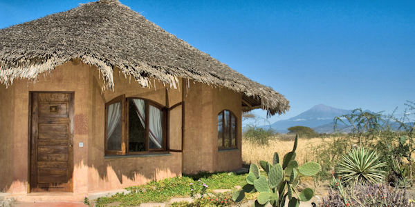 Kia Lodge vergezicht op mount kilimanjaro, Kilimanjaro Nationaal Park in Tanzania Kia Lodge vergezicht op mount kilimanjaro, Kilimanjaro Nationaal Park in Tanzania