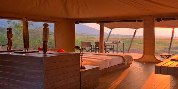 Sfeervolle accommodaties voorzien van alle luxe in een modern design in Kichwa Tembo Tented Camp Sfeervolle accommodaties voorzien van alle luxe in een modern design in Kichwa Tembo Tented Camp