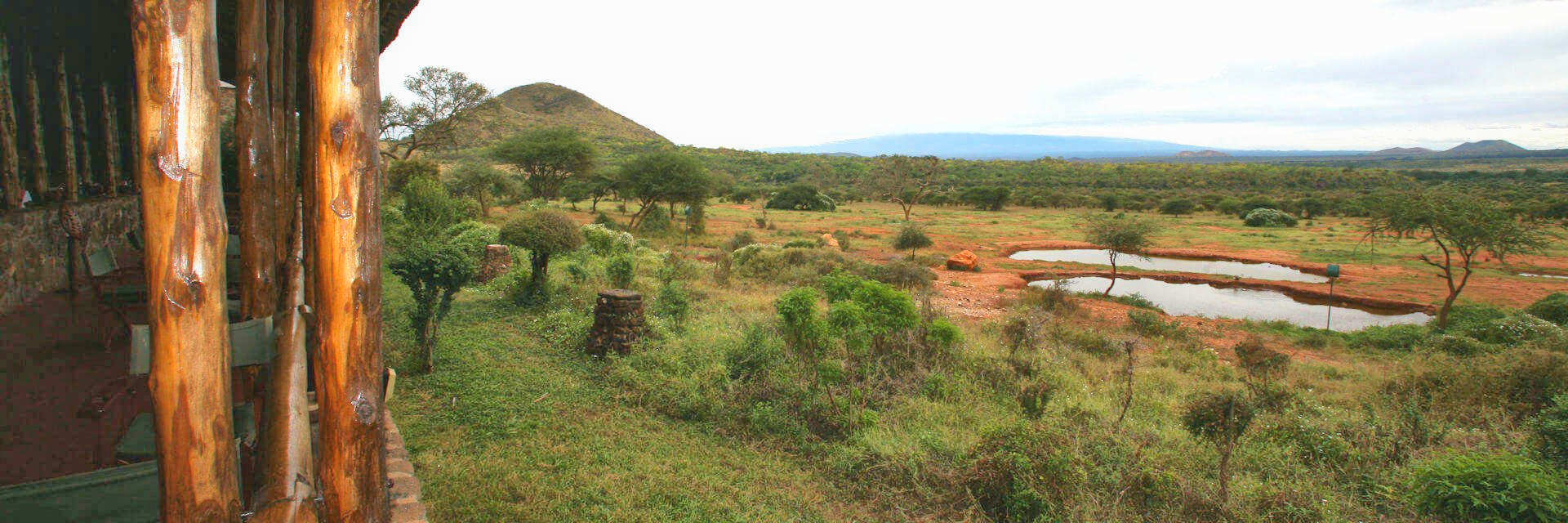 Uitzicht restaurtant & lounge Kilaguni Serena Safari Lodge, Tsavo West Kenia Uitzicht restaurtant & lounge Kilaguni Serena Safari Lodge, Tsavo West Kenia
