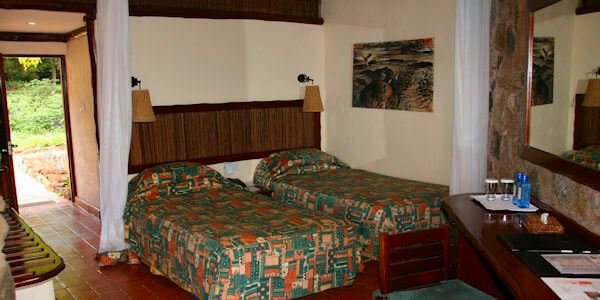 Kilaguni Serena Safari Lodge - Tsavo West Nationaal Park, Kenia Kilaguni Serena Safari Lodge - Tsavo West Nationaal Park, Kenia - Inrichting kamer