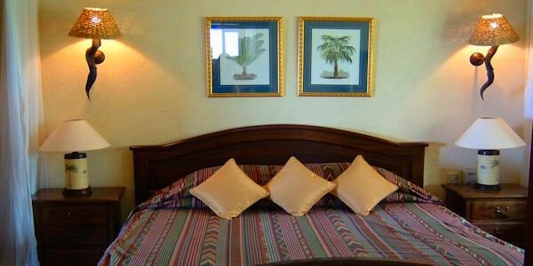 Kilaguni Serena Safari Lodge inrichting suite, Tsavo West Nationaal Park in Kenia Kilaguni Serena Safari Lodge inrichting suite, Tsavo West Nationaal Park in Kenia