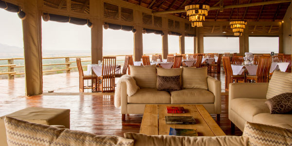 Kubu Kubu Tented Camp accommodatie lounge en veranda, Serengeti Nationaal Park in Tanzania